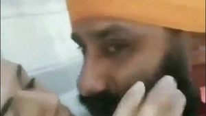 Sardar's romantic encounter with his girlfriend