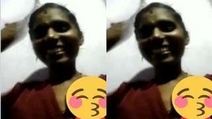 Tamil babe flaunts her ample bosom