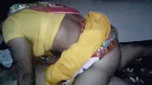 Desi Tamil aunty indulges in steamy sex
