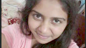 Desi girl films herself for her boyfriend in a video