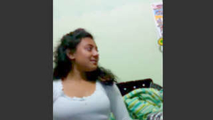 Enjoy the beauty of aunty's full pussy in HD