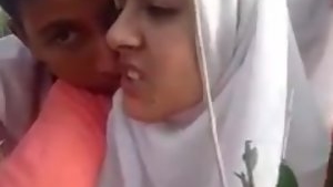 A Muslim woman's stunning hijab captured in a steamy video