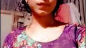 Indian women's erotic display of their intimate areas: Volume 1