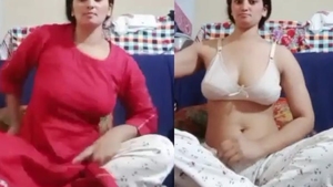 Bela, a Pakistani Pathan wife, pleasures herself in a solo video