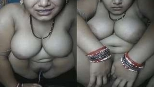 Horny Odia bhabhi indulges in solo play
