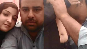 Pakistani duos perform in erotic display