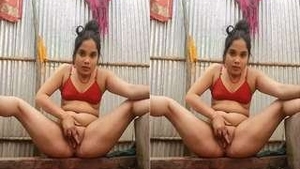 Desi girl pleasures herself with her hands