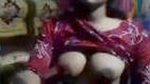 Indian spouse provides erotic oral pleasure to her spouse