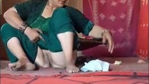 Pakistani older sister has sexual relations with her son-in-law