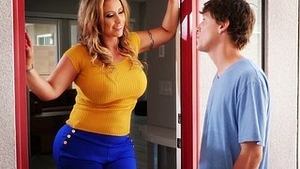 Eva Notty's MILF friend requests masturbation for her injured pussy