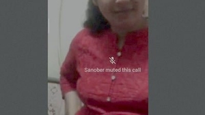 A Pakistani girl reveals her breasts on video chat