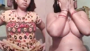Indian bhabhi flaunts her curvy body in a revealing outfit