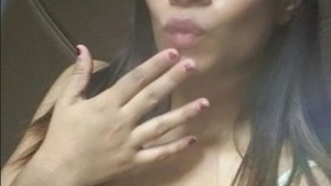 Horny teen sends MMS of her naked body