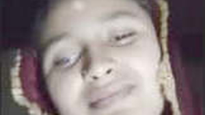 Fingering and moaning: Desi girl's erotic expressions