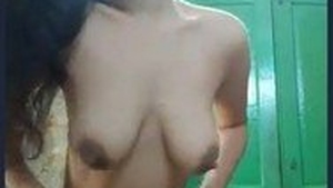 Horny Indian couple gets it on in front of the camera