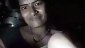 Dehathi maid showing her gorgoeus breasts on cam