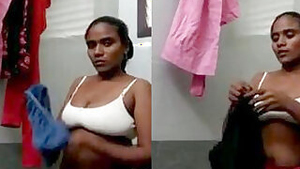 Telugu Aunty Showing her Boobs Pussy To lover