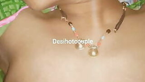 Desi village bhabhi fuking in green saree