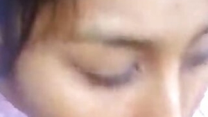 Indian teen Madhu?s outdoor blowjob MMS