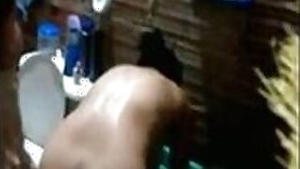 Sexy girl?s hot shower MMS