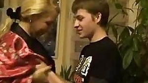 The Jubilee Boys of Bristol showcase their skills with swallows