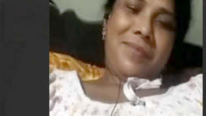 Desi woman displays her vagina during video call