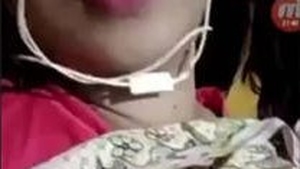 Indian wife pleasures herself with her fingers