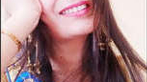 Desi girl updates her pussy fingering session with her cute fingers