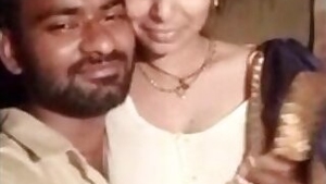 Desi Bhabi with bf home video