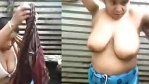Bootylicious Indian aunty topless outdoor bath capture Hidden XXX Cam