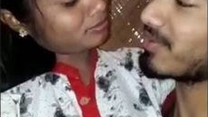 Couple's outdoor dining date turns intimate