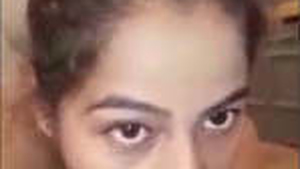 Desi babe gives a blowjob in HD video clips