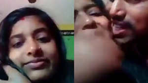 Indian lovers exchange XXX kisses before becoming in mood for sex