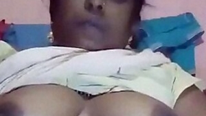 Desi babe shows her boobs and gets freaky as well