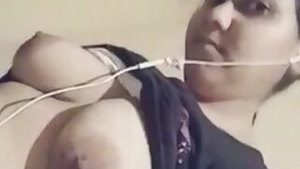 Beautiful indian Girl Boobs And Hairy wet Pussy