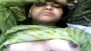 Bhopal desi young girl outdoor with village boyfriend!