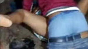 leela aunty in nighty fucked by nxt door guy while frnd records