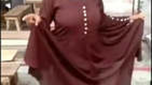 Desi babe gets naughty with her boss in this steamy video