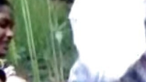 Bangali desi maid fucks Indian driver in forest area