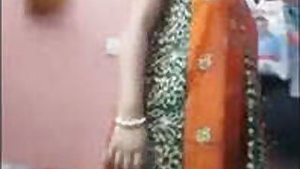 Unsatisfied Sexy Desi Boudi Fingering Ar Parchina Shuna Ektu Duka Shuna