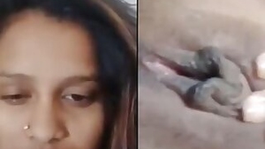 Super horny girl entertaining live sex chat session