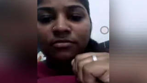 Tamil babe in video call masturbates and raises dick