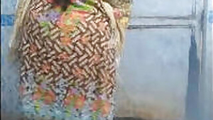 Desi sexy aunty nude bath