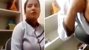 Desi shop girl showing her hot body while in public