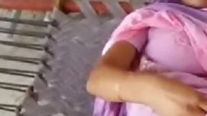 Fingering sexy chut of village aunty