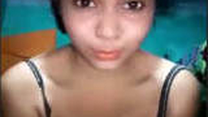 Bengali bhabhi flaunts her curves in a steamy video