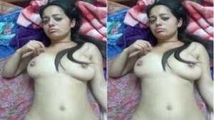 Super-hot Indian girl gives a blowjob and gets fucked hard
