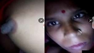 Indian bhabhi flaunts her big breasts on video call