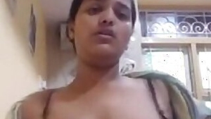 Sexy girl boob pressing and after bath nude selfie