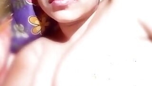 XXX video of Indian cheers self isolated fans up when she shows her boobs